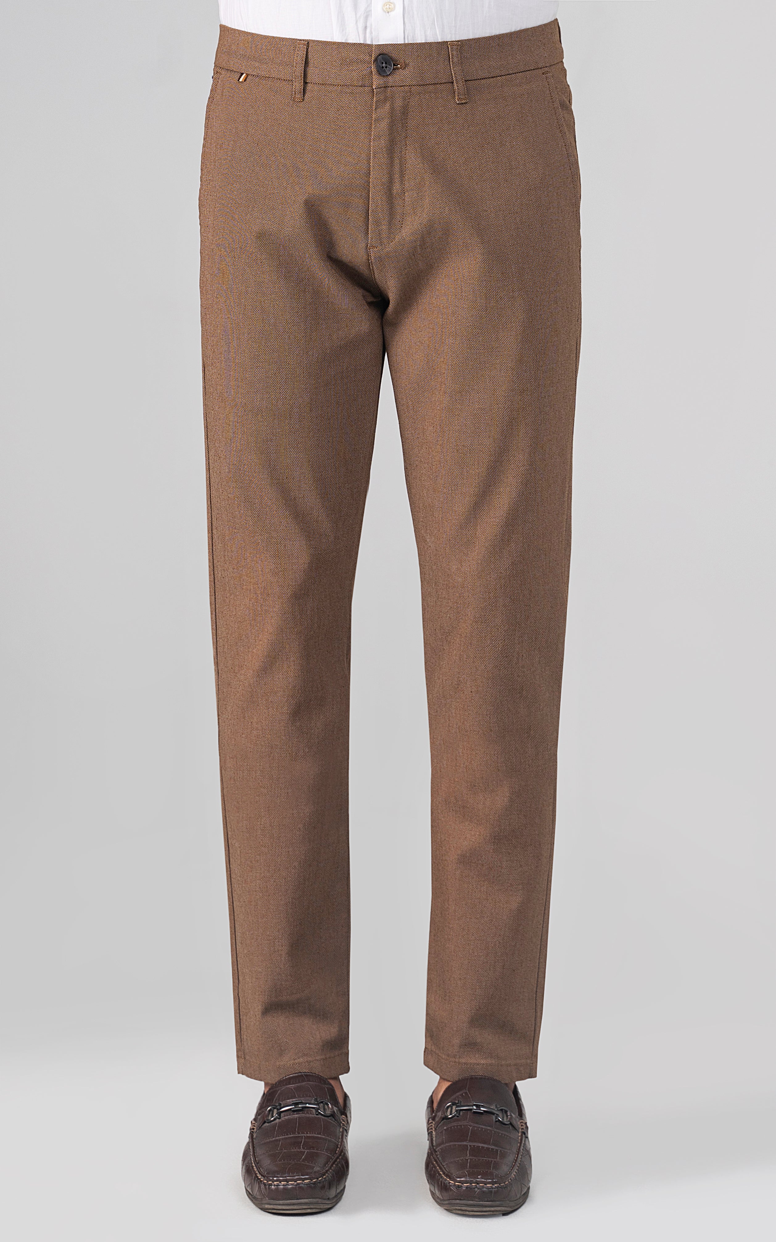 TEXTURED SMART FIT CASUAL PANT CAMEL - Image 4