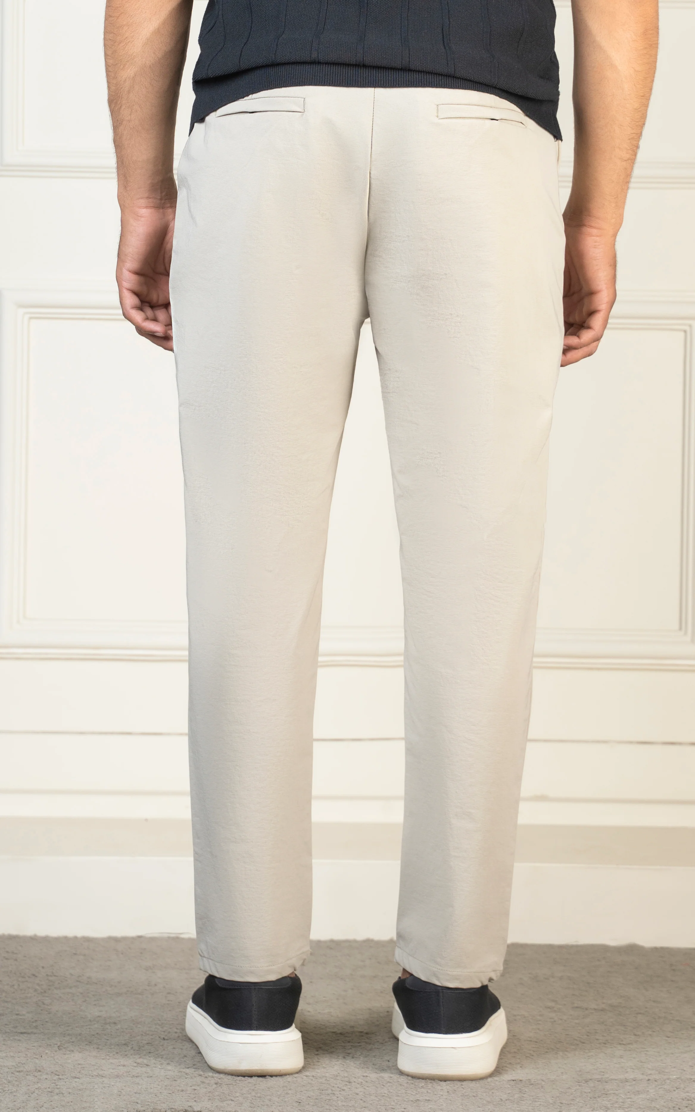 RELAX FIT TRAVEL PANT LIGHT KHAKI - Image 3