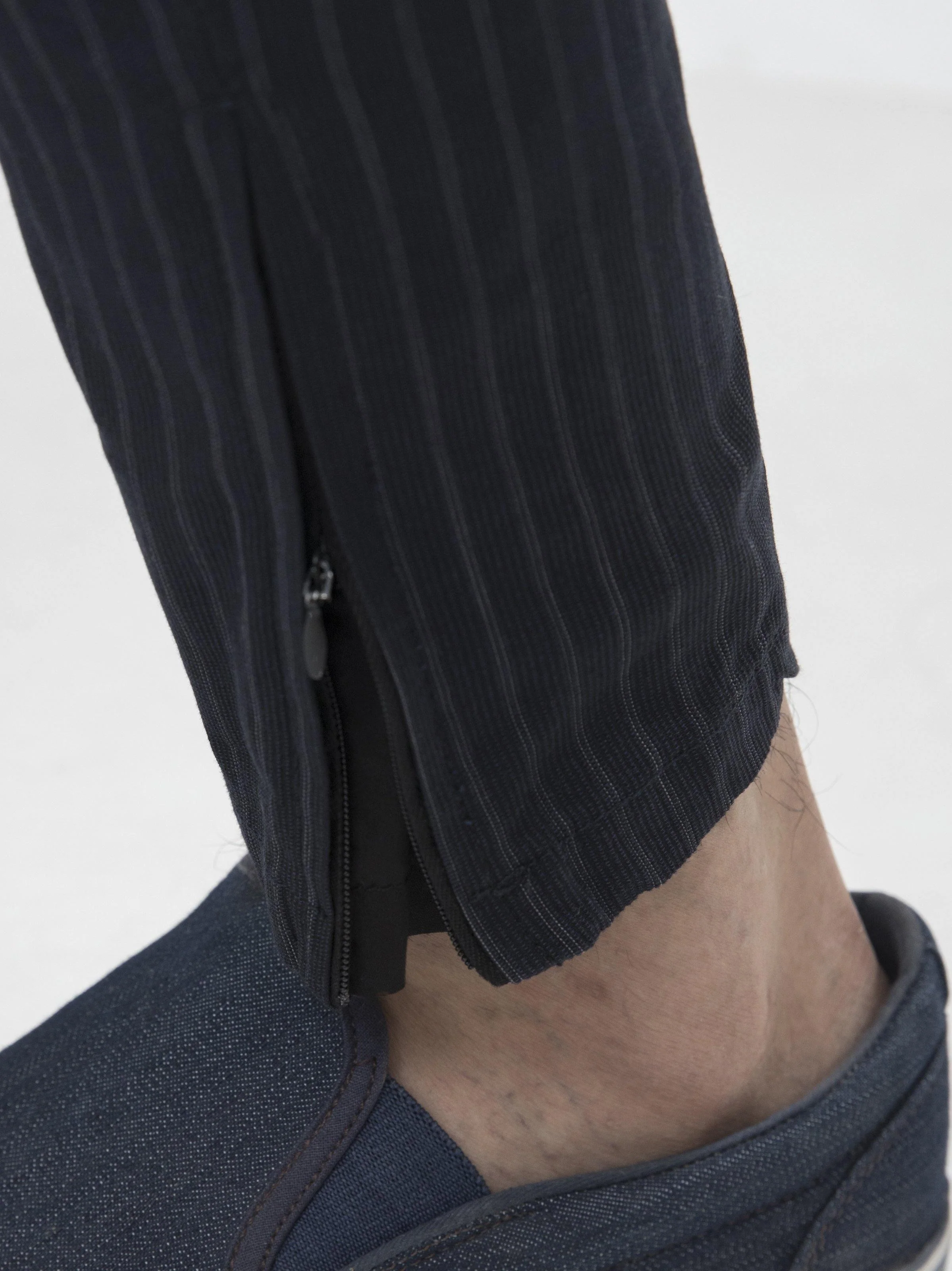 CASUAL TROUSER TAPERED FIT CHARCOAL GREY - Image 4