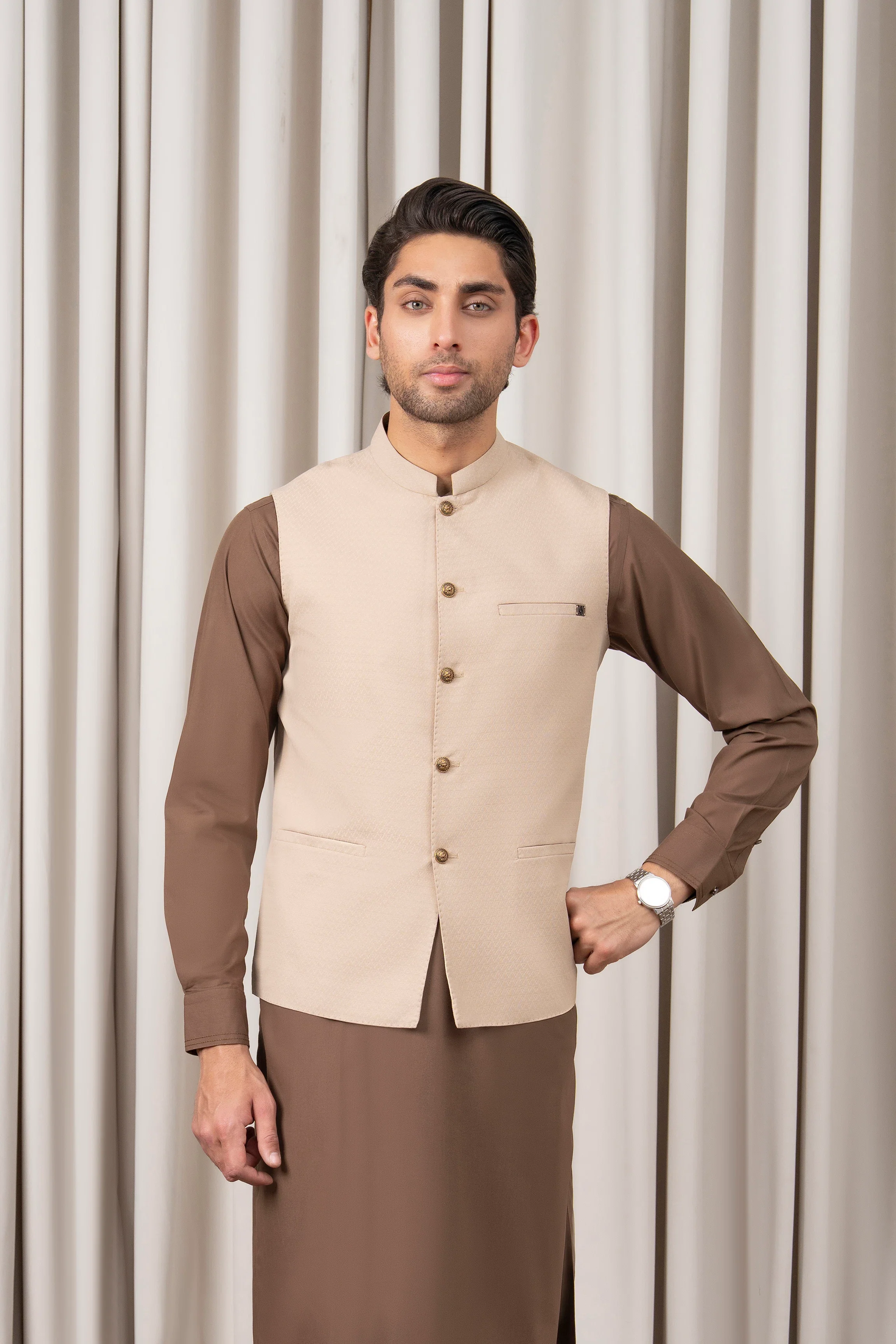 DOBBY TEXTURED WAISTCOAT | SIGNATURE COLLECTION LIGHT BEIGE - Image 3