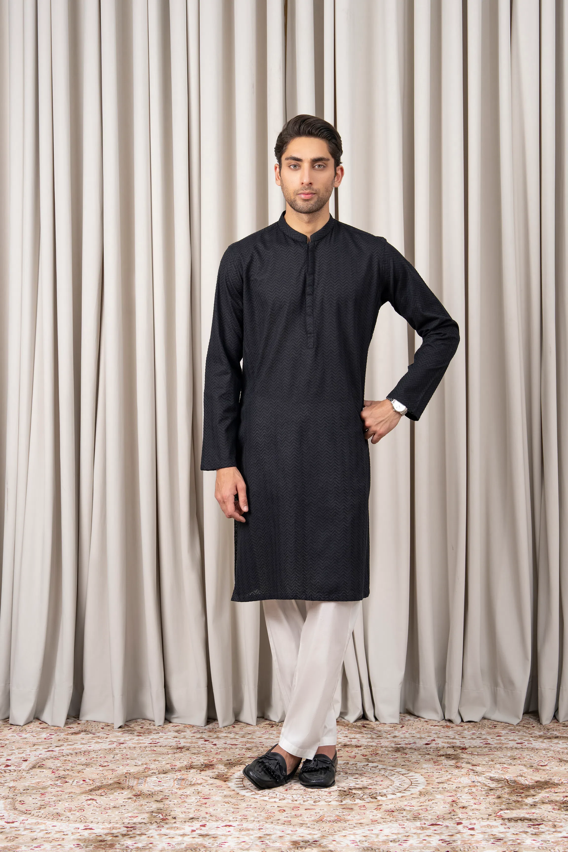 EMBROIDERED KURTA - SIGNATURE COLLECTION BLACK - Image 3