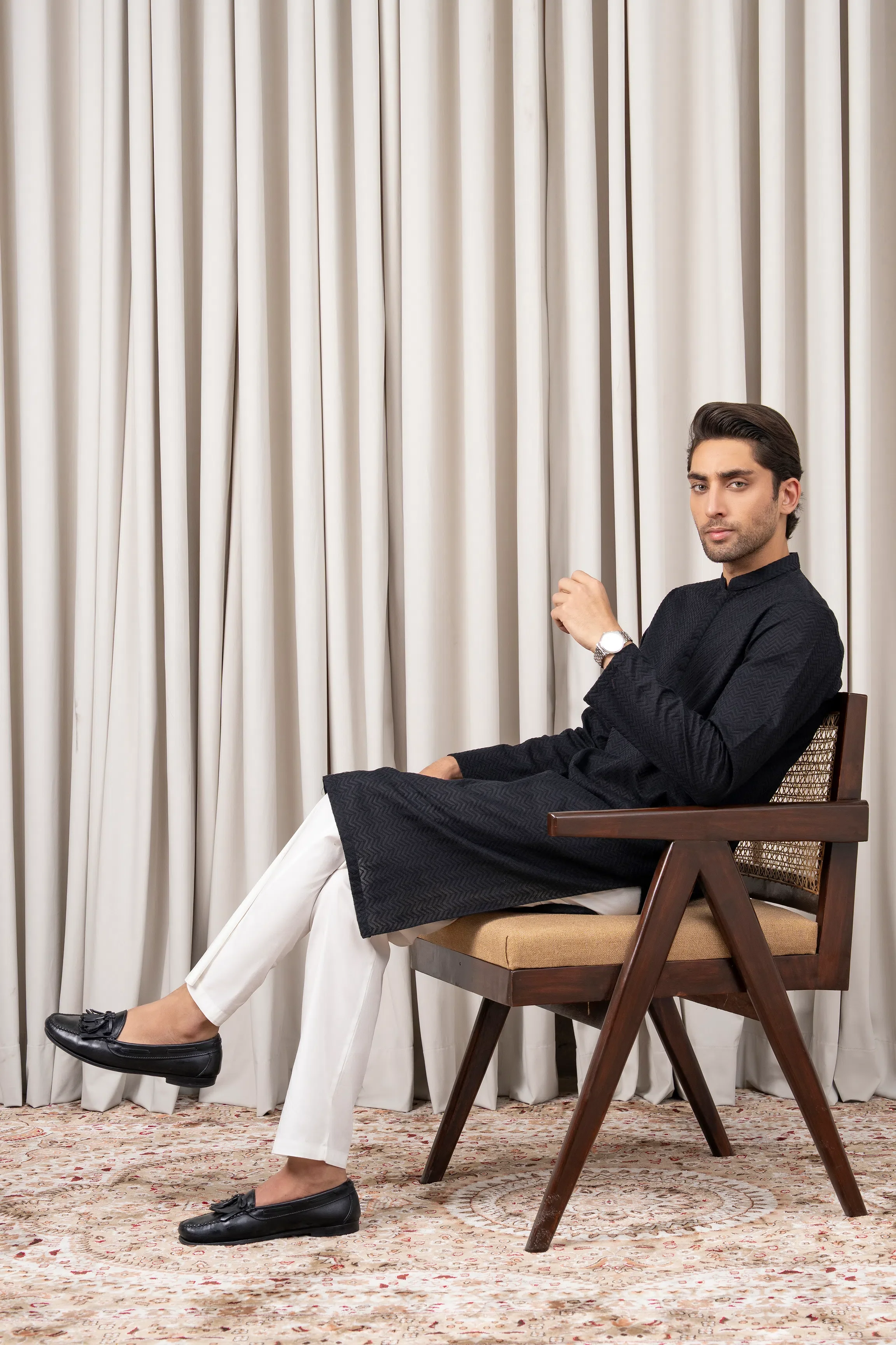 EMBROIDERED KURTA - SIGNATURE COLLECTION BLACK - Image 5