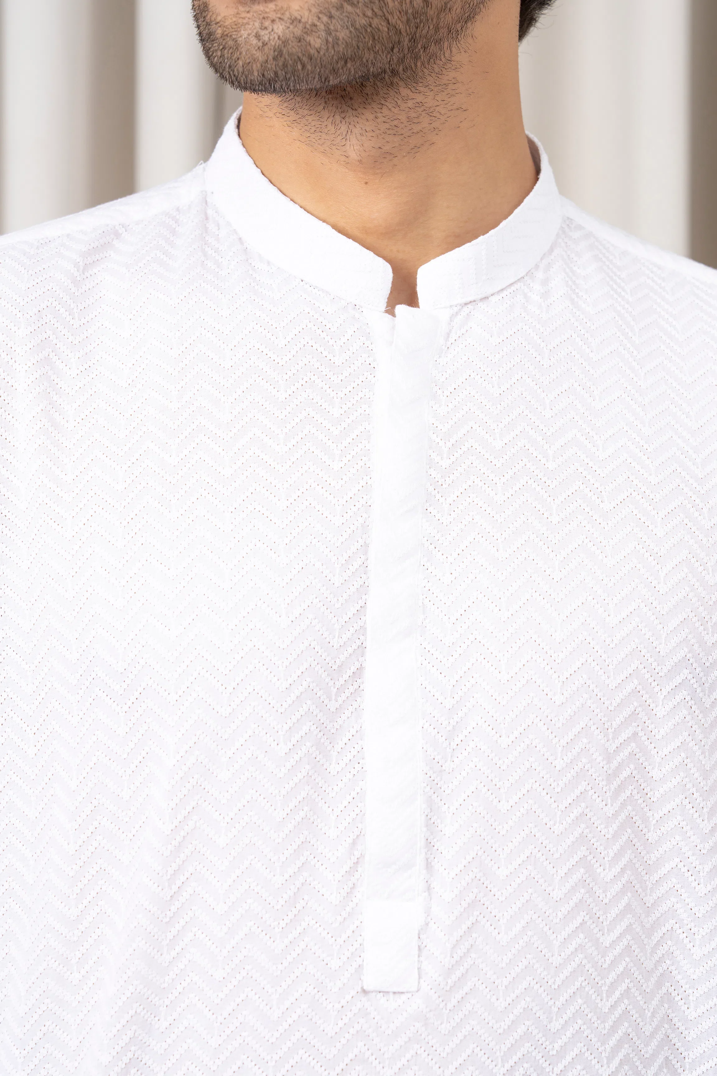 EMBROIDERED KURTA - SIGNATURE COLLECTION WHITE - Image 3