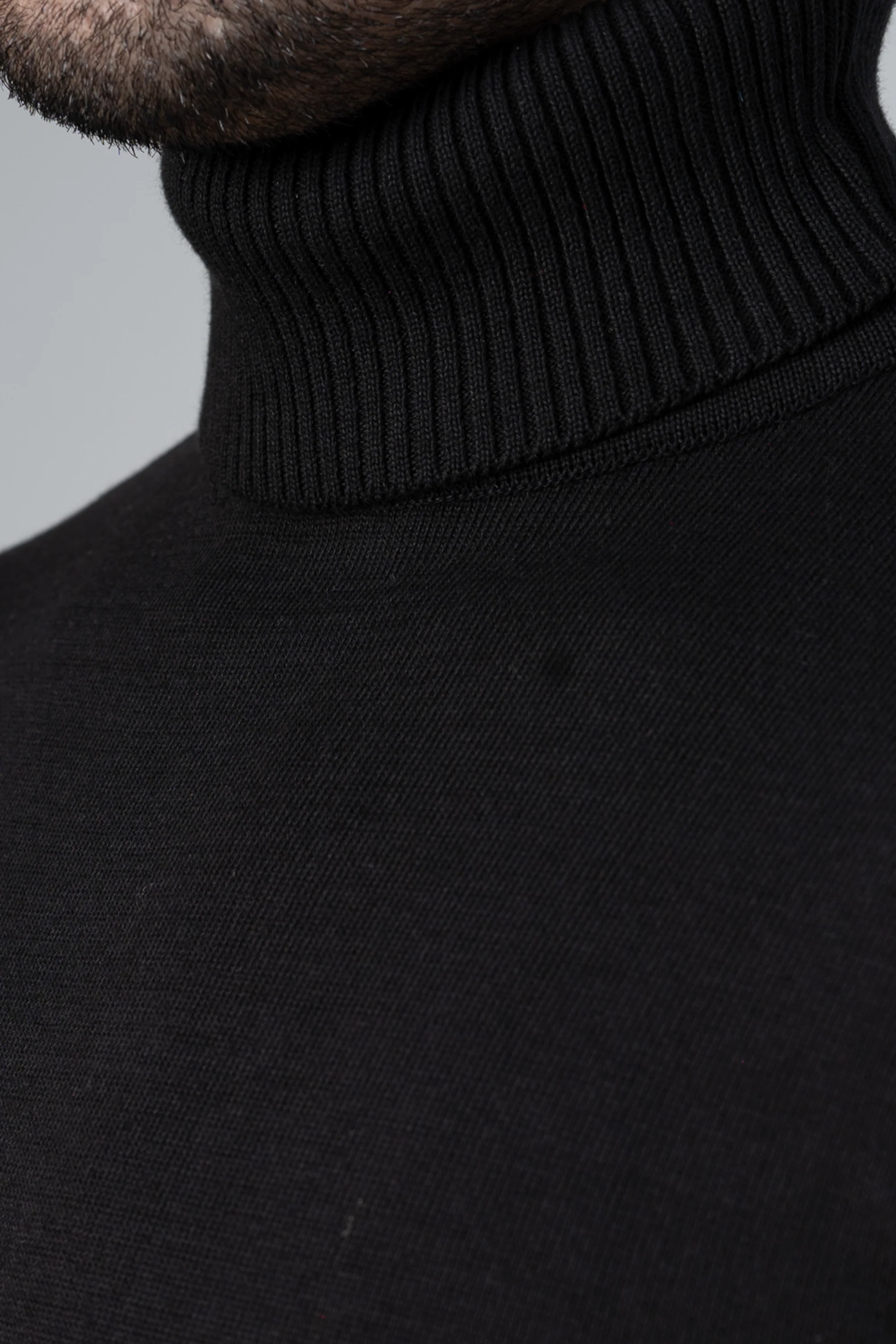 Singature Turtle Neck black - Image 5