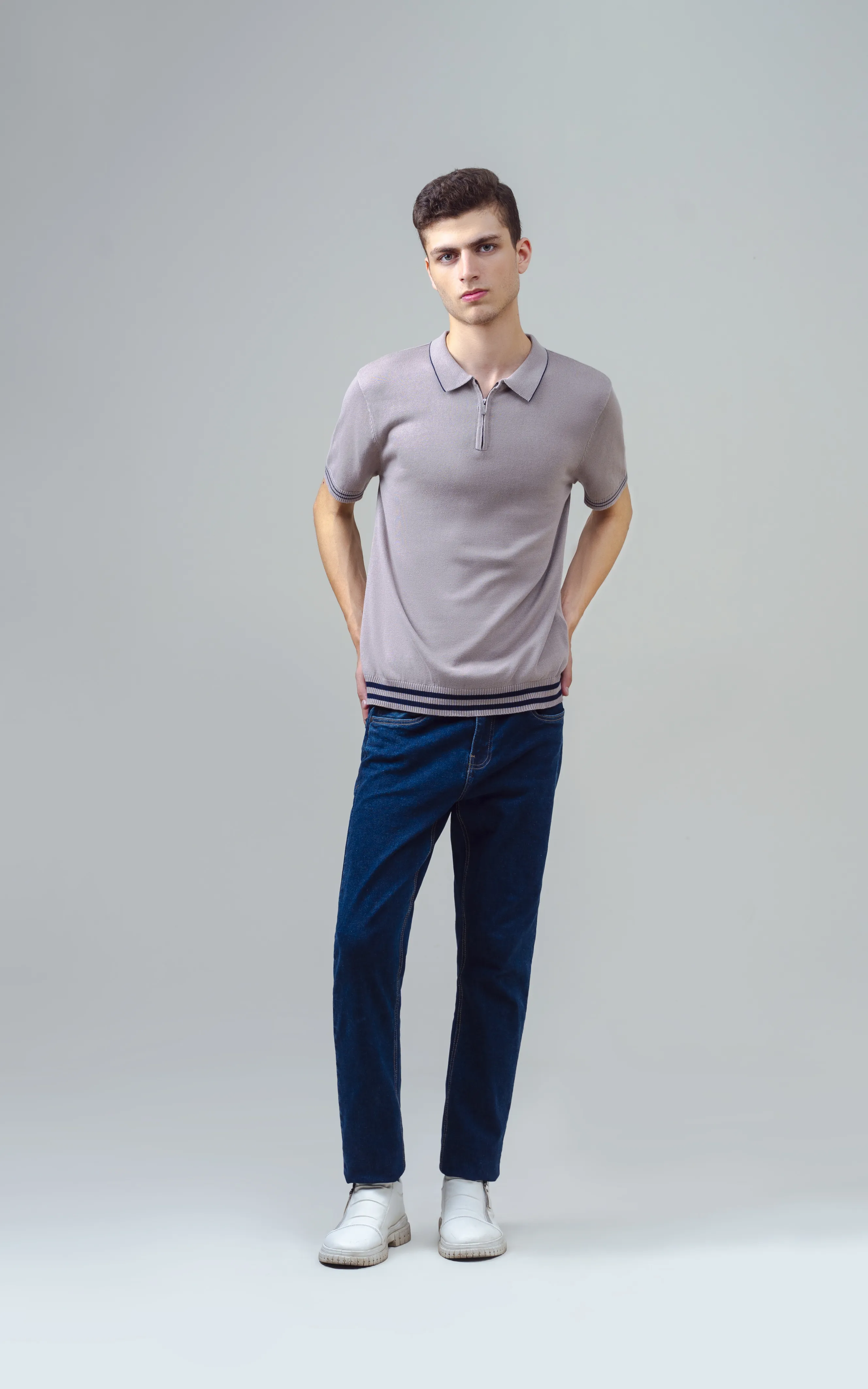 KNITTED TIPPING COLLAR ZIP POLO SHIRT ALMOND