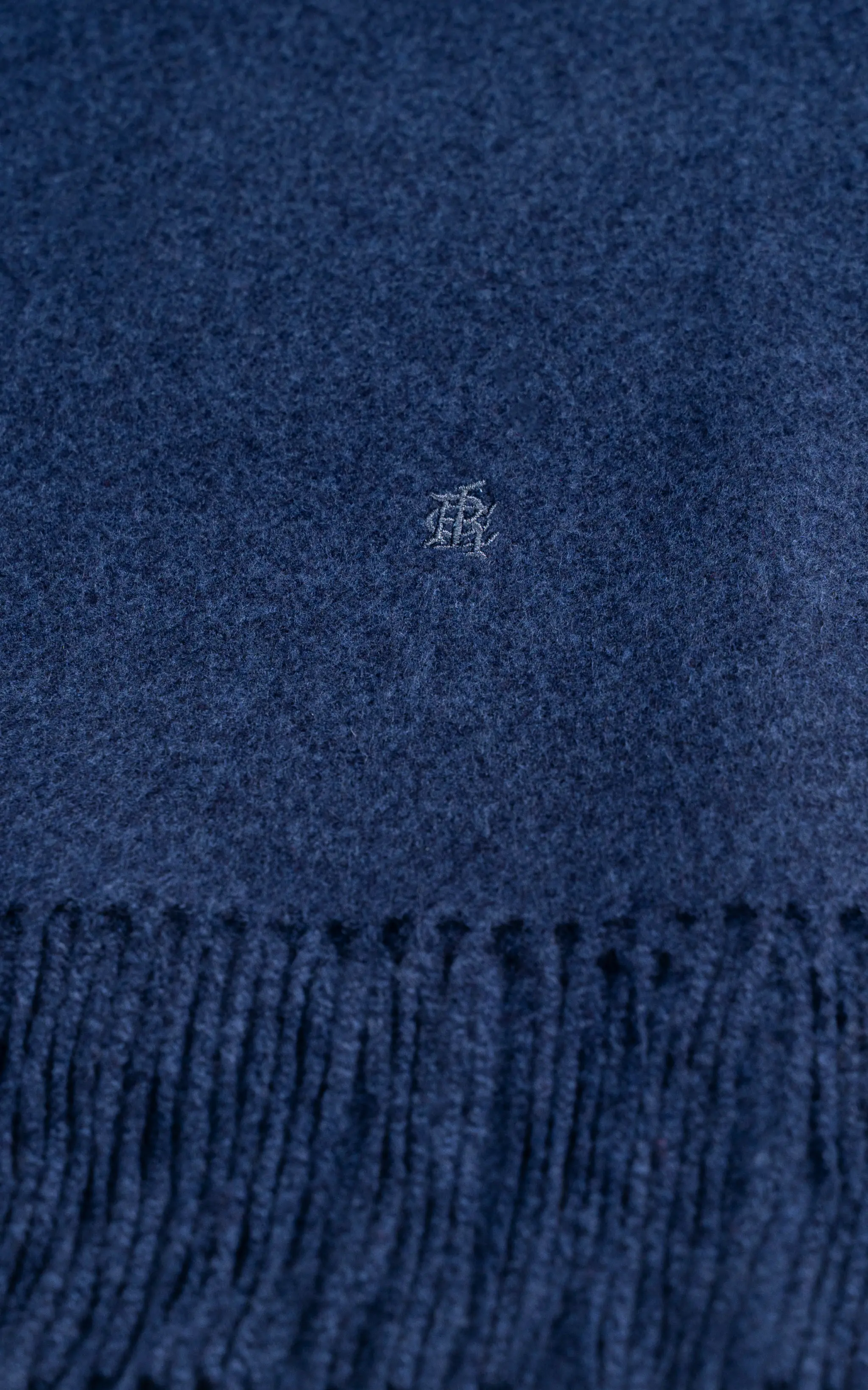PLAIN EMBROIDERY SCARF - Image 2