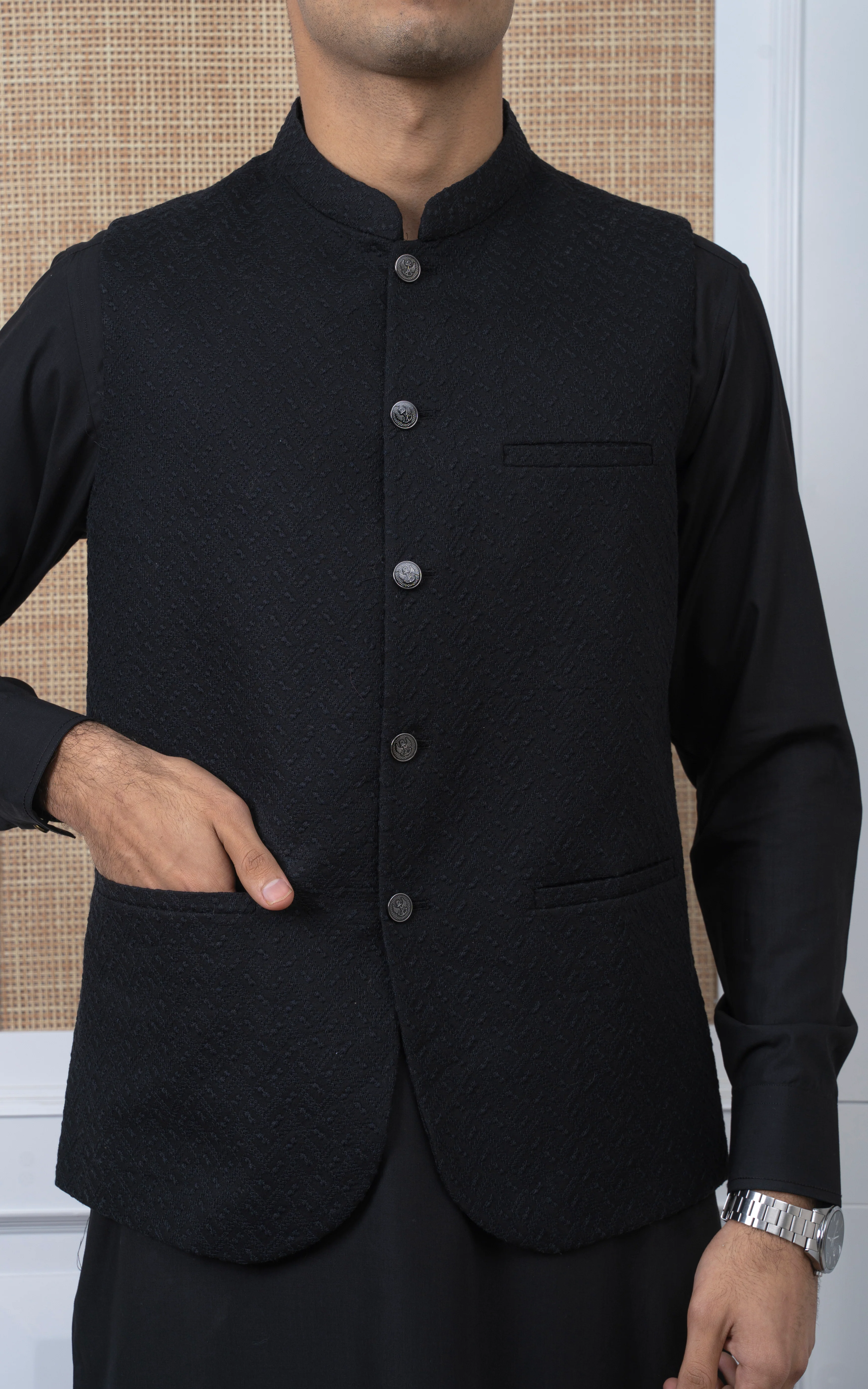 SCHIFFLI EMBROIDERED W/C -SIGNATURE COLLECTION BLACK - Image 4