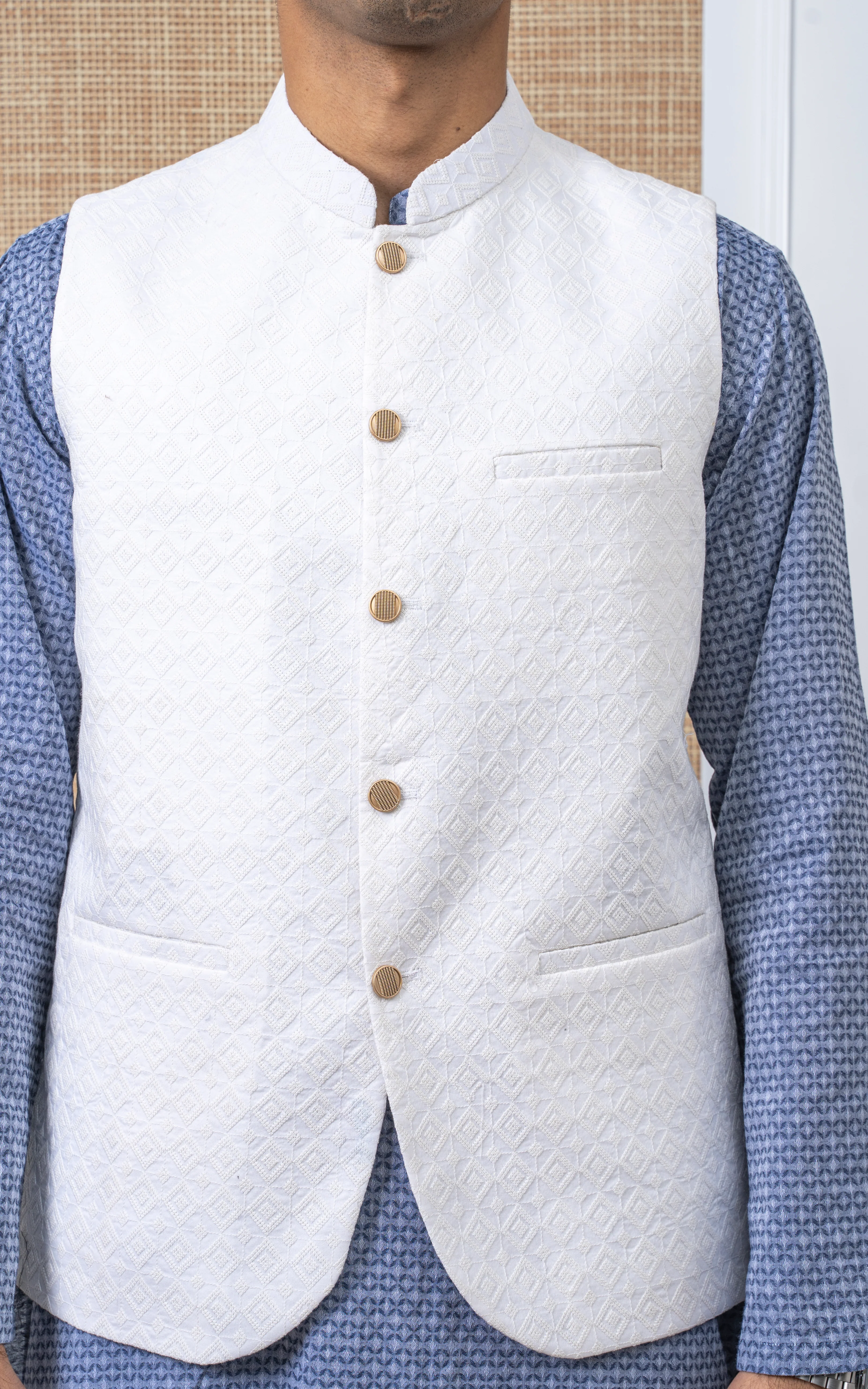 SCHIFFLI EMBROIDERED W/C -SIGNATURE COLLECTION WHITE - Image 3