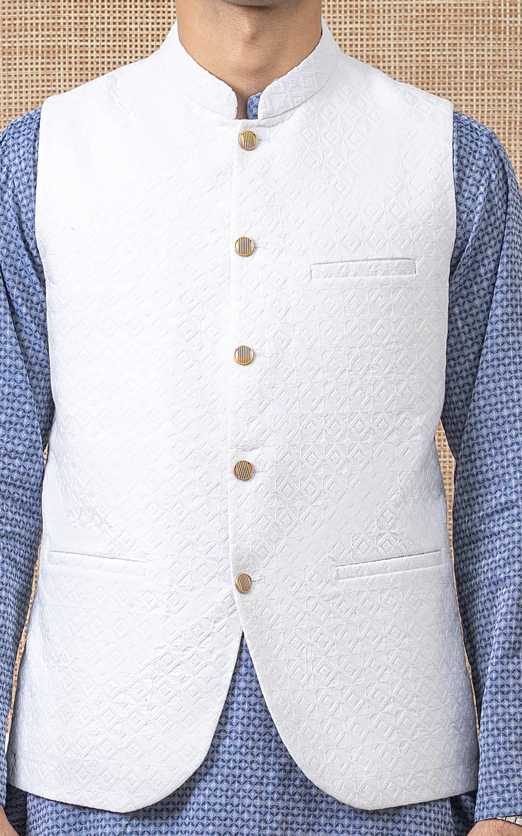 SCHIFFLI EMBROIDERED W/C -SIGNATURE COLLECTION WHITE - Image 4