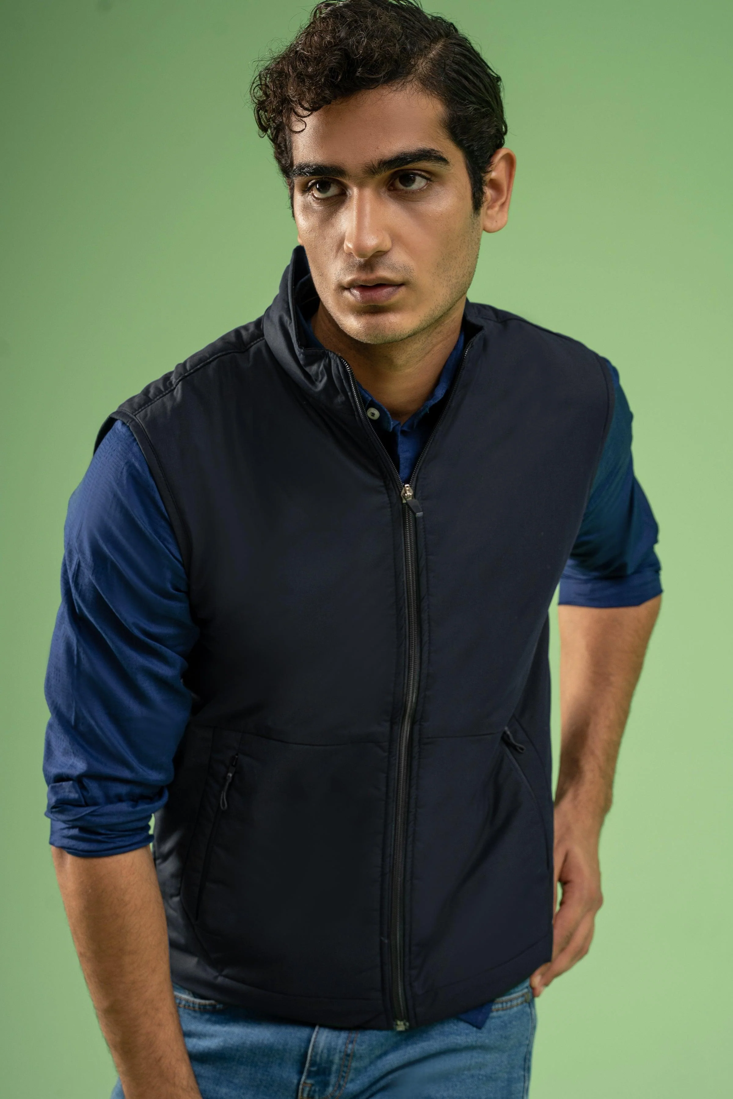 SLEEVELESS WADDED COTTON JACKET BLACK - Image 4