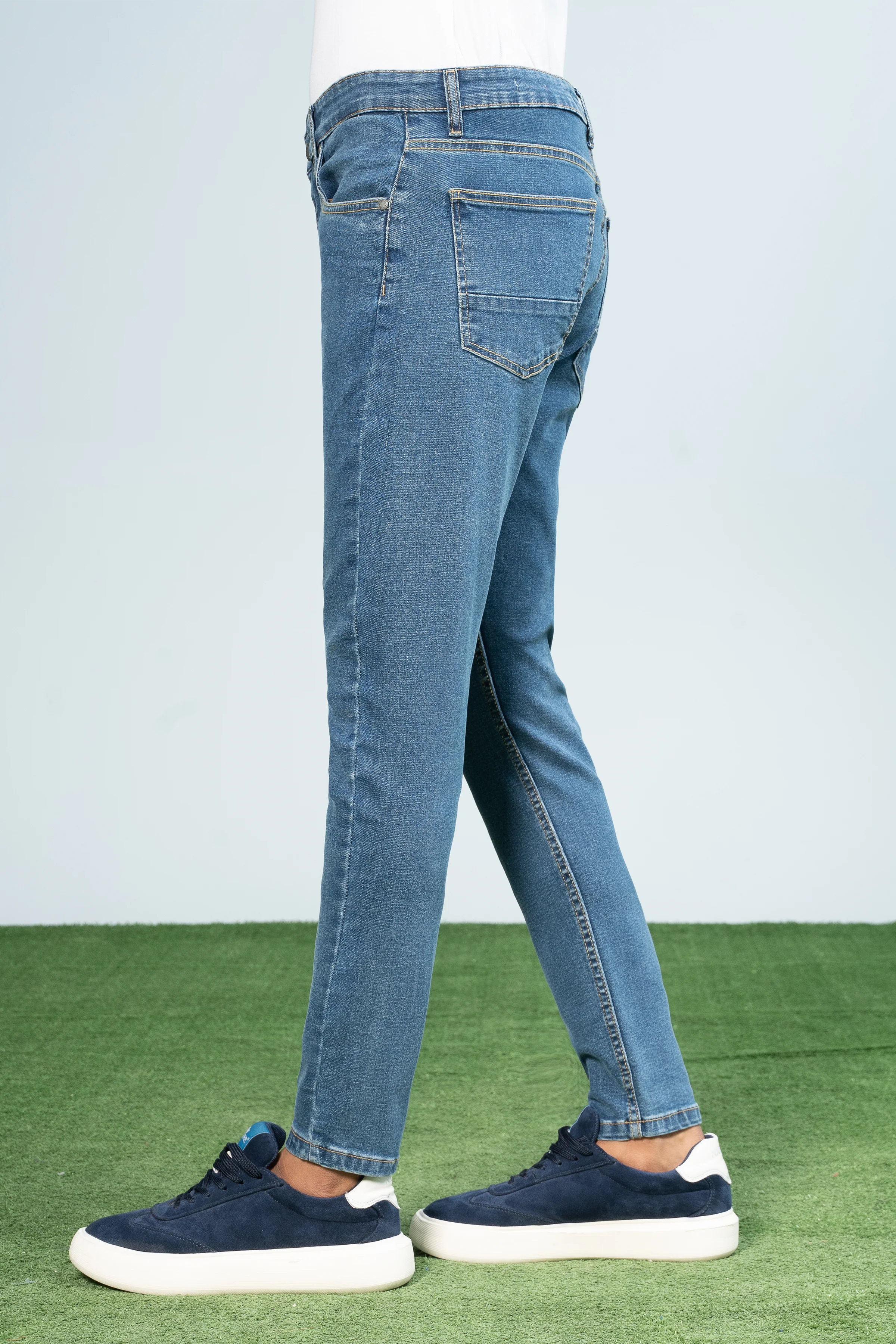SLIM LEG DENIM JEANS LIGHT BLUE