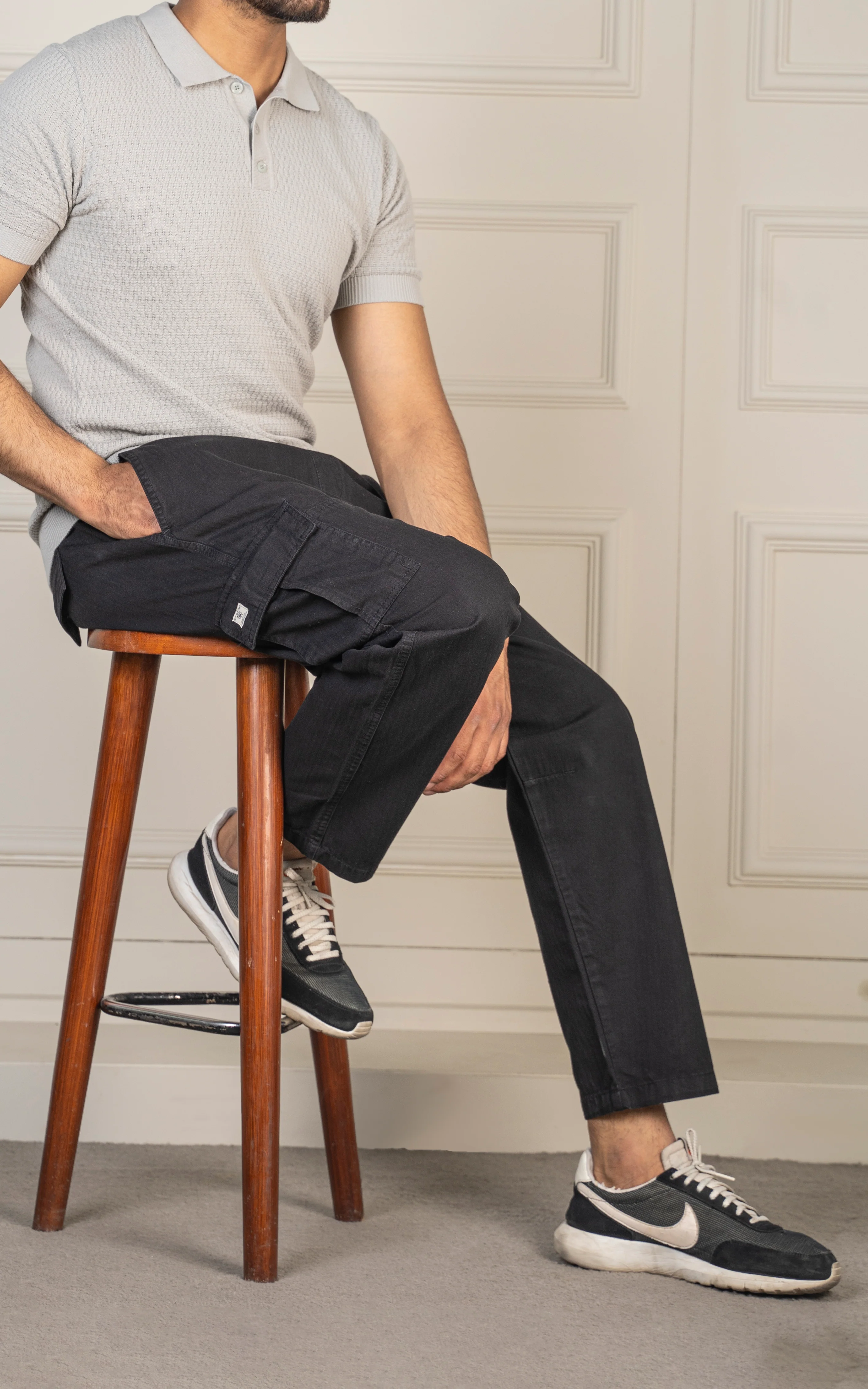 STRAIGHT FIT CARGO TROUSER  BLACK - Image 4