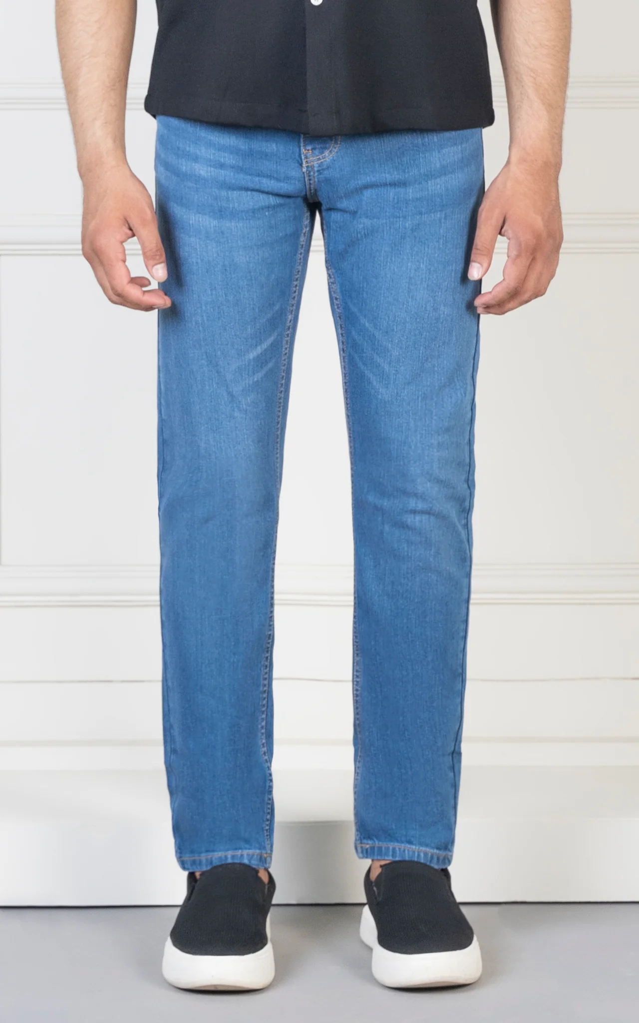 STRAIGHT FIT JEANS MID BLUE - Image 2