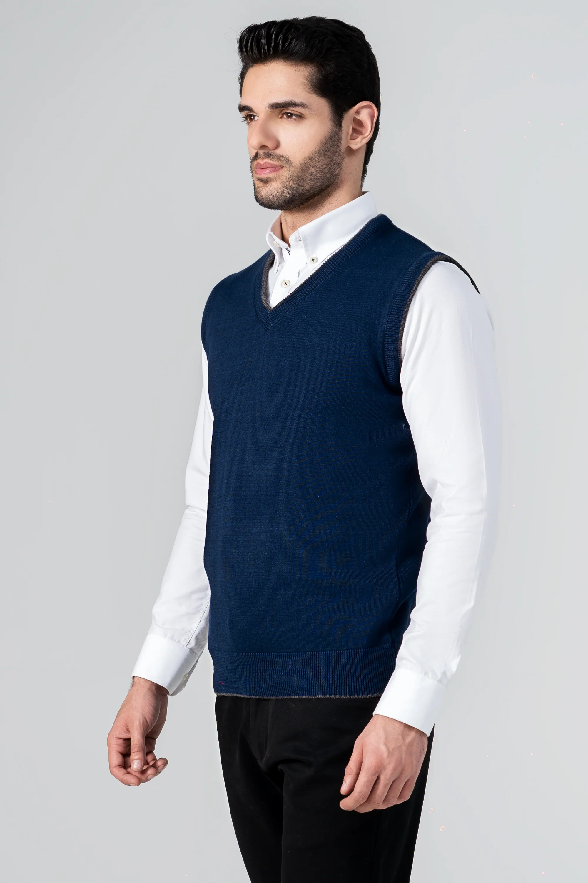 SLEEVELESS V Neck SWEATER NAVY - Image 3